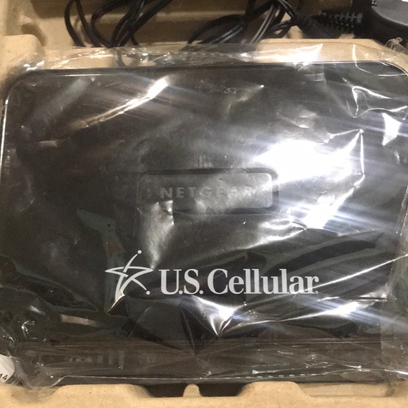 router/modem - Picture 3 of 3